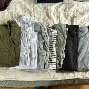 Lot of maternity tops, gap and Ingrid and Isabell.